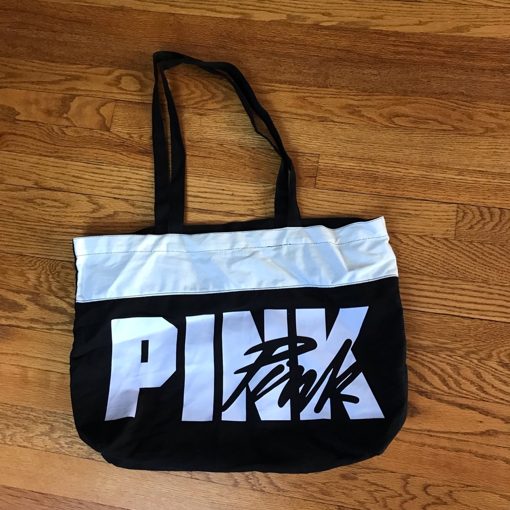 PINK by Victoria’s Secret Big Tote